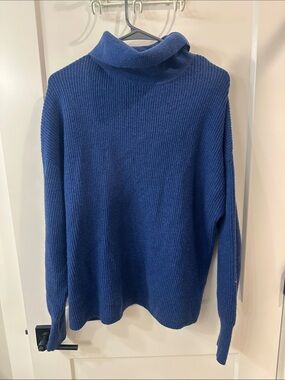 Cozy Ribbed Funnel Neck Sweater — Navy Blue